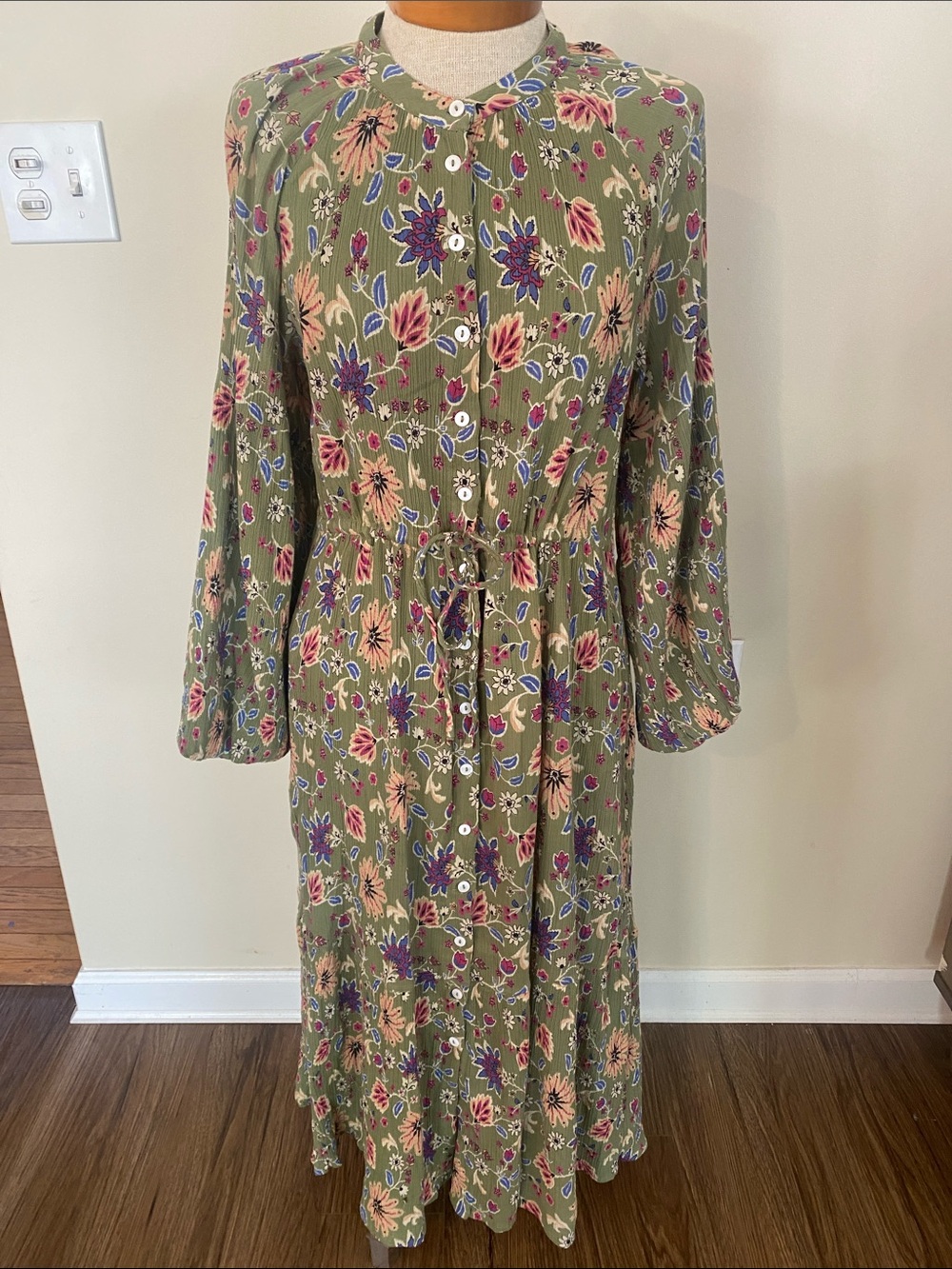 Olive Jane long sleeve Floral Button-Front Maxi Dress size M. Tie waist